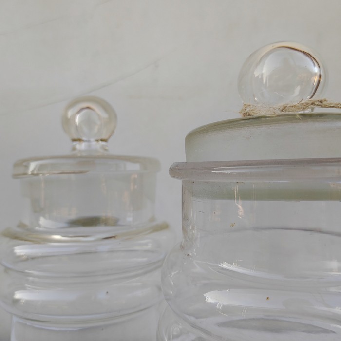 Passa il mouse sull'immagine per ingrandire Immagine dell'articolo Contenitori Contenitore in vetro per caramelle vintage n.365