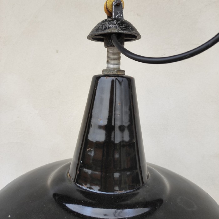 Passa il mouse sull'immagine per ingrandire Immagine dell'articolo Lampada industriale a sospensione Lampada industriale a sospensione vintage D35 n.326