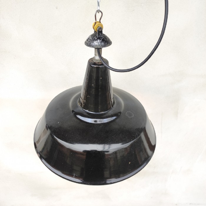 Passa il mouse sull'immagine per ingrandire Immagine dell'articolo Lampada industriale a sospensione Lampada industriale a sospensione vintage D35 n.326