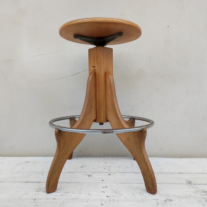 Passa il mouse sull'immagine per ingrandire Immagine dell'articolo Sgabello da laboratorio Sgabello da architetto tecnigrafo vintage n.362