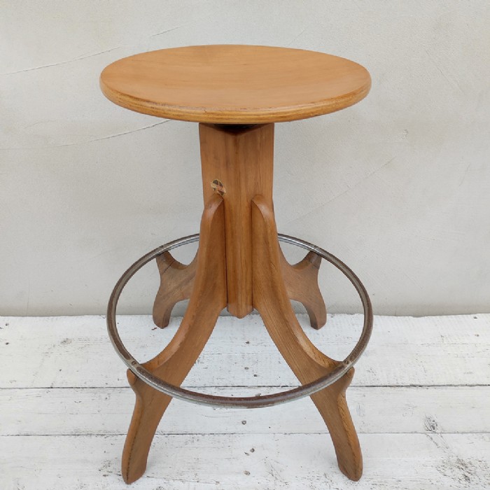 Passa il mouse sull'immagine per ingrandire Immagine dell'articolo Sgabello da laboratorio Sgabello da architetto tecnigrafo vintage n.362