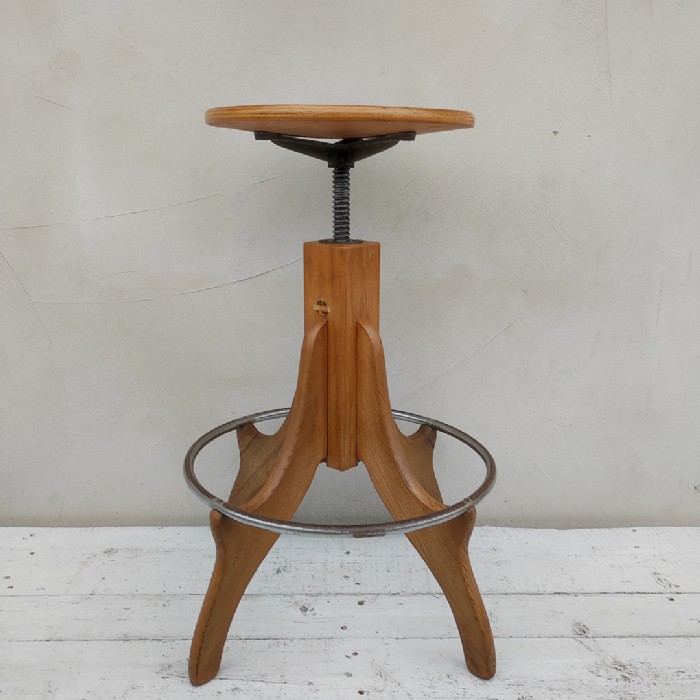 Passa il mouse sull'immagine per ingrandire Immagine dell'articolo Sgabello da laboratorio Sgabello da architetto tecnigrafo vintage n.362