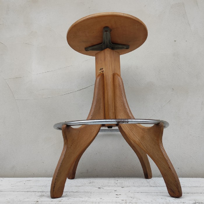 Passa il mouse sull'immagine per ingrandire Immagine dell'articolo Sgabello da laboratorio Sgabello da architetto tecnigrafo vintage n.362