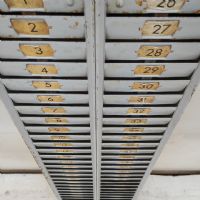 Ingrandisci l'immagine Miniatura dell'articolo Contenitori Casellario portacartellini timbratrice industriale vintage n.397