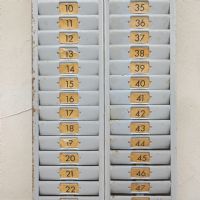 Ingrandisci l'immagine Miniatura dell'articolo Contenitori Casellario portacartellini timbratrice industriale vintage n.397