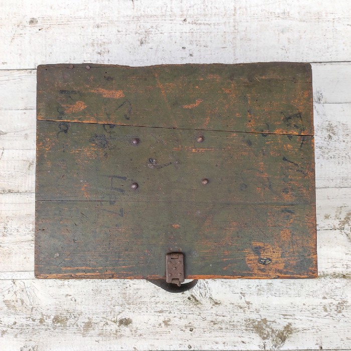 Immagine dell'articolo Contenitori Cassa da viaggio militare vintage n.412