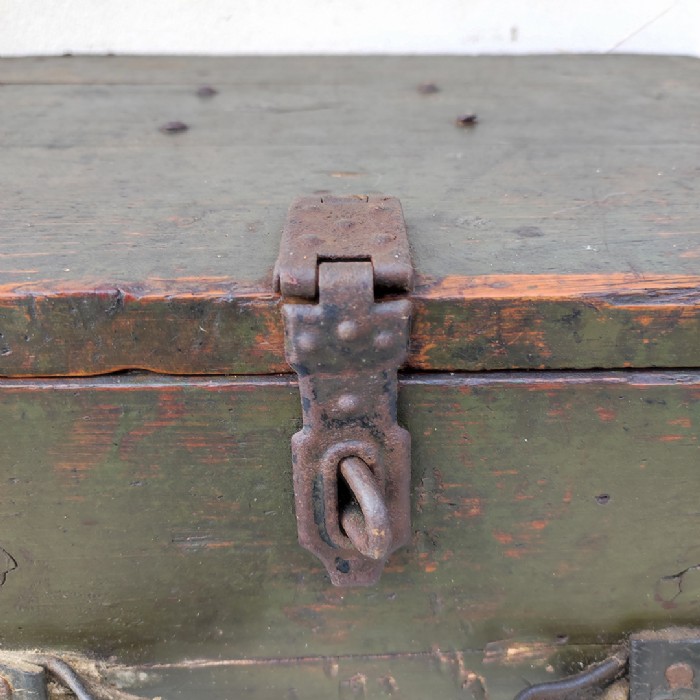 Immagine dell'articolo Contenitori Cassa da viaggio militare vintage n.412