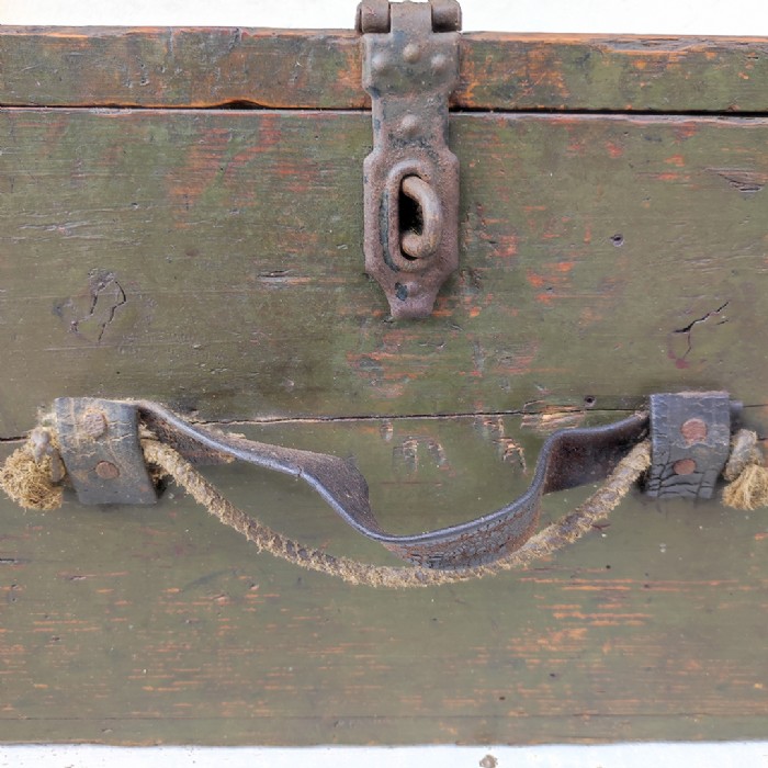 Immagine dell'articolo Contenitori Cassa da viaggio militare vintage n.412