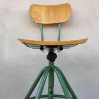 Miniatura dell'articolo Sgabello industriale scolastico vintage - Oggetto n.248