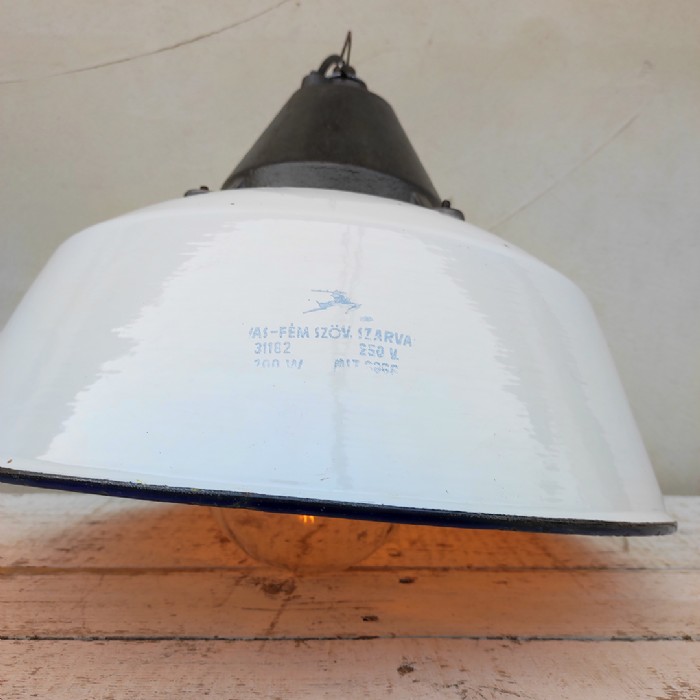 Immagine dell'articolo Lampada industriale a sospensione Lampada industriale vintage Ungherese a sospensione D41 n.433