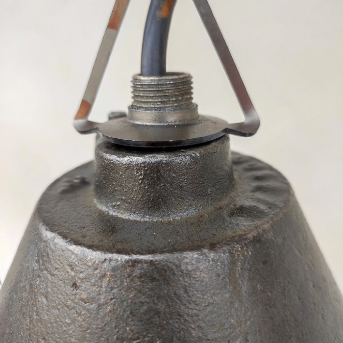 Immagine dell'articolo Lampada industriale a sospensione Lampada industriale vintage Ungherese a sospensione D41 n.433