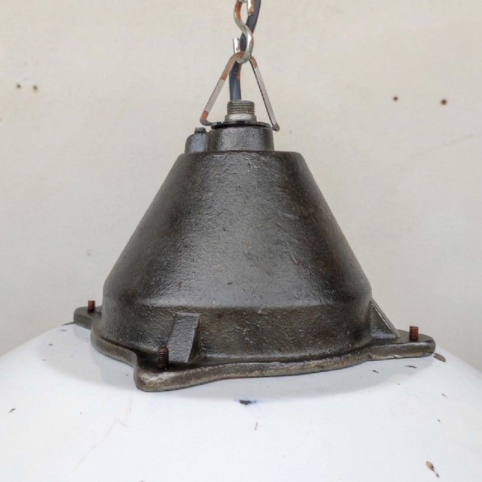 Immagine dell'articolo Lampada industriale a sospensione Lampada industriale vintage Ungherese a sospensione D41 n.433