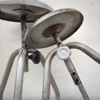 Miniatura dell'articolo Sgabello industriale in ferro da officina vintage - Oggetto n.63