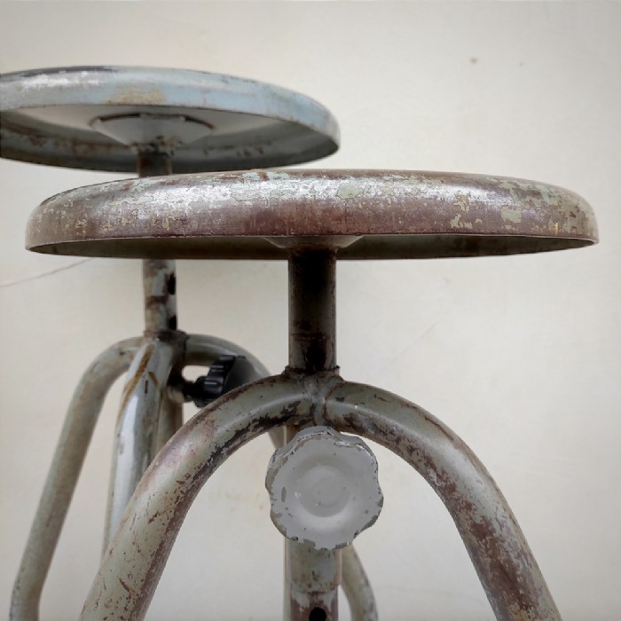 Miniatura dell'articolo Sgabello industriale in ferro da officina vintage - Oggetto n.63