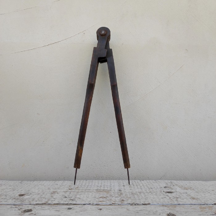 Miniatura dell'articolo 8 compassi in legno da artigiano antichi - Oggetto n.316