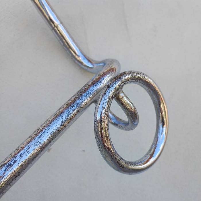Passa il mouse sull'immagine per ingrandire Immagine dell'articolo Appendiabiti da parete Appendiabiti da parete con cappelliera cromato vintage n.327