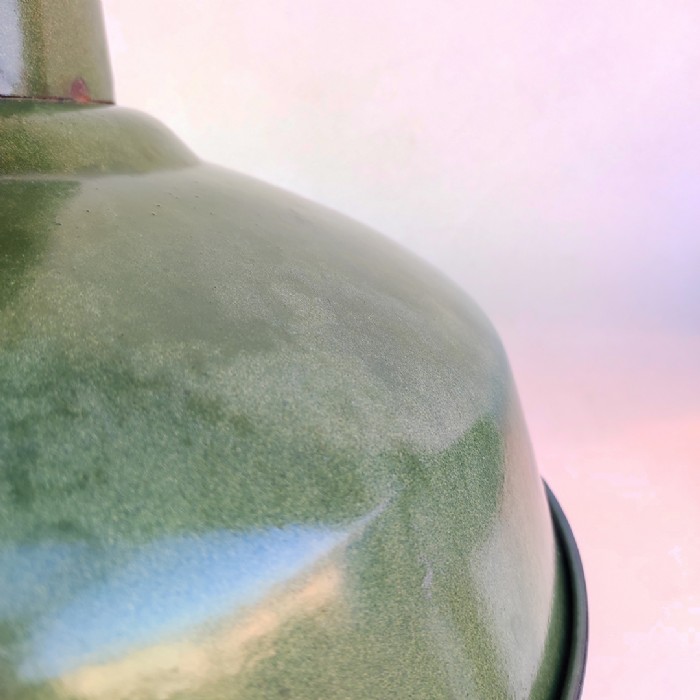 Passa il mouse sull'immagine per ingrandire Immagine dell'articolo Lampada industriale a sospensione Lampade (2) industriali a sospensione francesi vintage D41 n.366