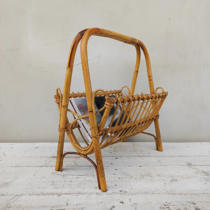 Passa il mouse sull'immagine per ingrandire Immagine dell'articolo Contenitori Portariviste midcentury in bamboo vintage n.383