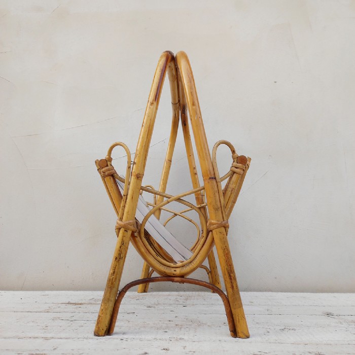 Passa il mouse sull'immagine per ingrandire Immagine dell'articolo Contenitori Portariviste midcentury in bamboo vintage n.383