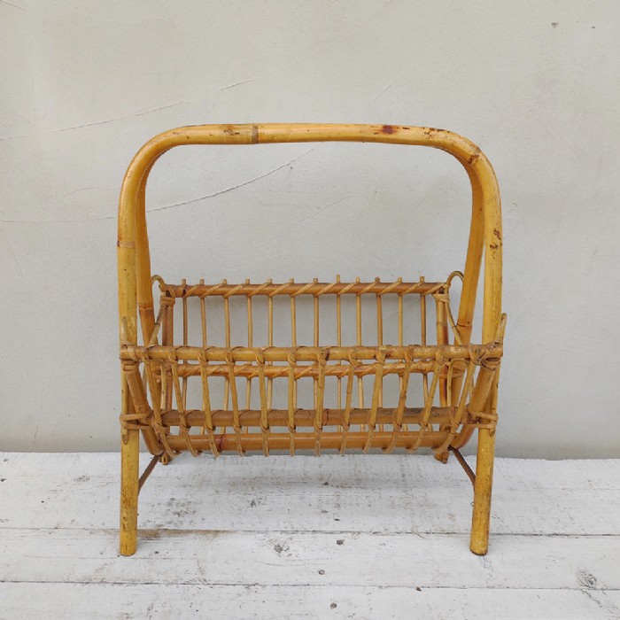 Passa il mouse sull'immagine per ingrandire Immagine dell'articolo Contenitori Portariviste midcentury in bamboo vintage n.383