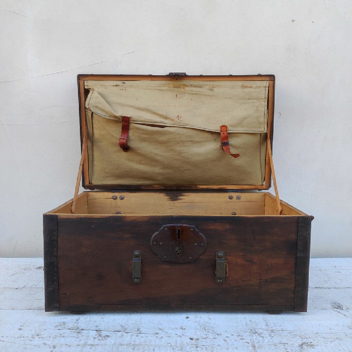 Immagine dell'articolo Contenitori Cassa da viaggio militare vintage n.413