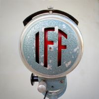 Miniatura dell'articolo Faro da teatro spot IFF con treppiede vintage - Oggetto n.233
