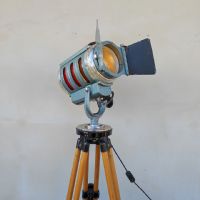 Miniatura dell'articolo Faro da teatro spot IFF con treppiede vintage - Oggetto n.233
