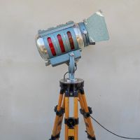 Miniatura dell'articolo Faro da teatro spot IFF con treppiede vintage - Oggetto n.233