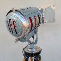 Miniatura dell'articolo Faro da teatro spot IFF con treppiede vintage - Oggetto n.233