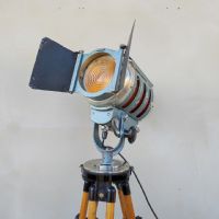 Miniatura dell'articolo Faro da teatro spot IFF con treppiede vintage - Oggetto n.233