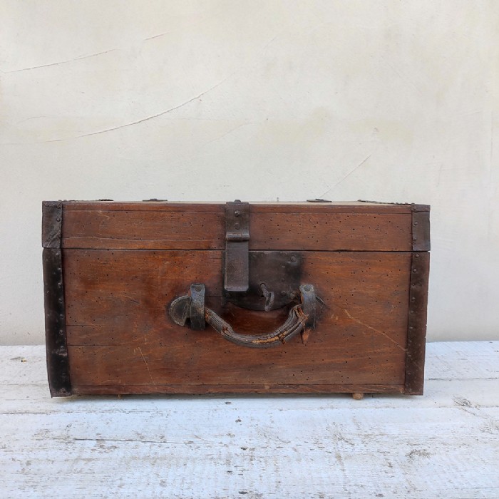 Immagine dell'articolo Contenitori Cassa da viaggio militare vintage n.414