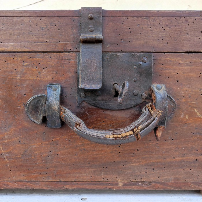 Immagine dell'articolo Contenitori Cassa da viaggio militare vintage n.414