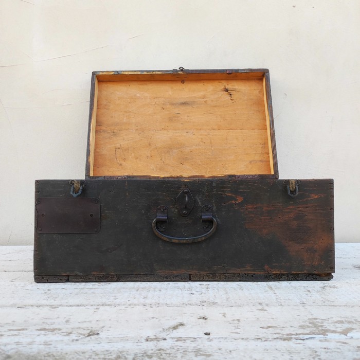 Immagine dell'articolo Contenitori Cassa da viaggio militare vintage n.415