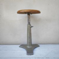 Miniatura dell'articolo Sgabello industriale vintage macchina da cucire - Oggetto n.66