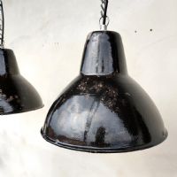 Ingrandisci l'immagine Miniatura dell'articolo Lampada industriale a sospensione Coppia (2) di lampade industriali vintage a sospensione D25,5 n.342
