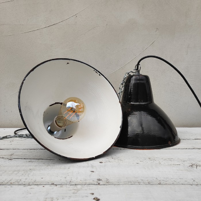 Passa il mouse sull'immagine per ingrandire Immagine dell'articolo Lampada industriale a sospensione Coppia (2) di lampade industriali vintage a sospensione D25,5 n.342