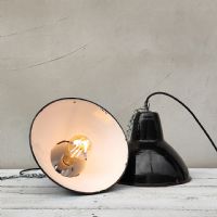 Ingrandisci l'immagine Miniatura dell'articolo Lampada industriale a sospensione Coppia (2) di lampade industriali vintage a sospensione D25,5 n.342