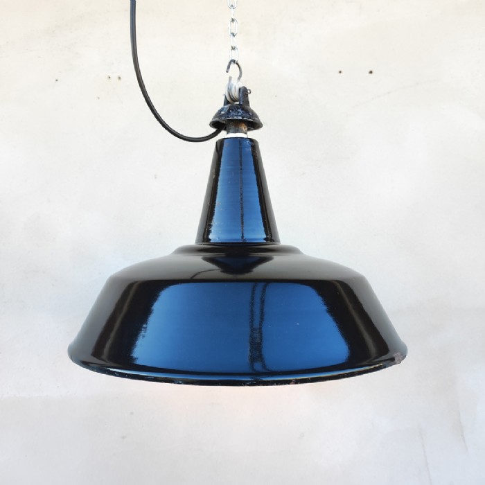 Immagine dell'articolo Lampada industriale a sospensione Lampada industriale a sospensione italiana vintage D35,5 n.402