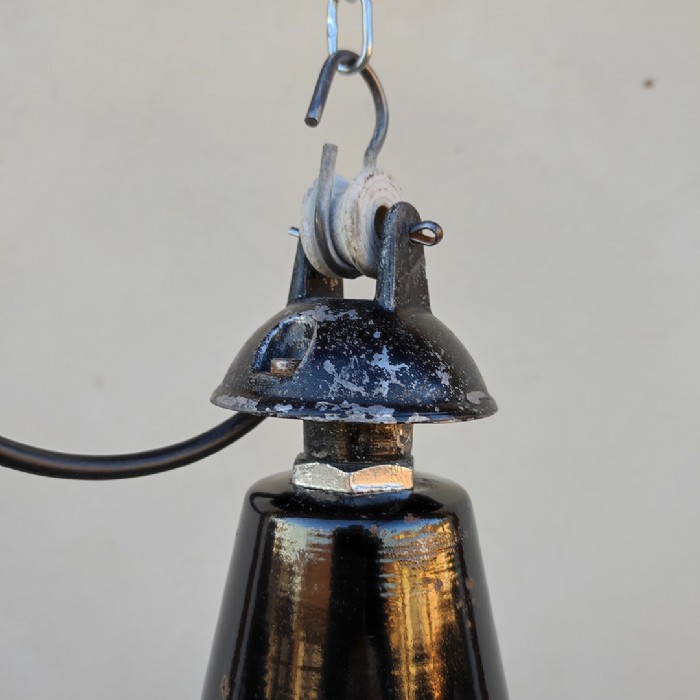 Immagine dell'articolo Lampada industriale a sospensione Lampada industriale a sospensione italiana vintage D35,5 n.402