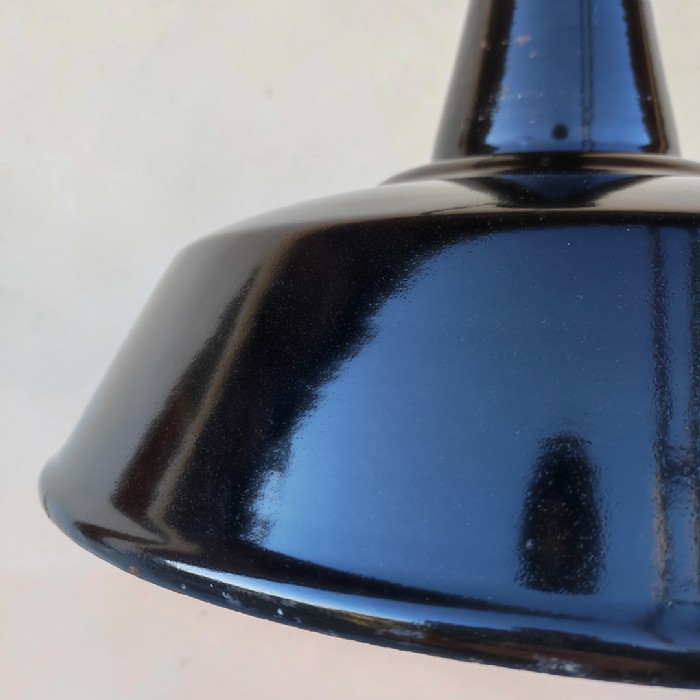 Immagine dell'articolo Lampada industriale a sospensione Lampada industriale a sospensione italiana vintage D35,5 n.402