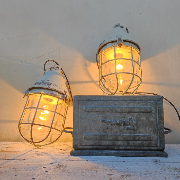 Immagine dell'articolo Lampada industriale a sospensione LAMPADA INDUSTRIALE BUNKER EOW DDR VINTAGE n.384
