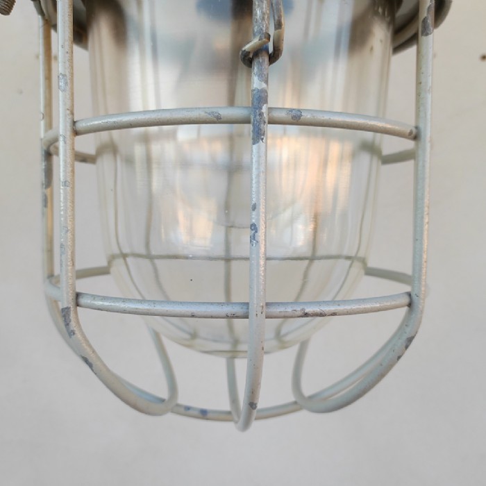 Immagine dell'articolo Lampada industriale a sospensione LAMPADA INDUSTRIALE BUNKER EOW DDR VINTAGE n.384