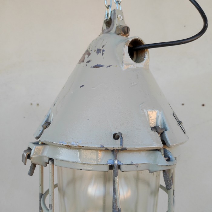 Immagine dell'articolo Lampada industriale a sospensione LAMPADA INDUSTRIALE BUNKER EOW DDR VINTAGE n.384