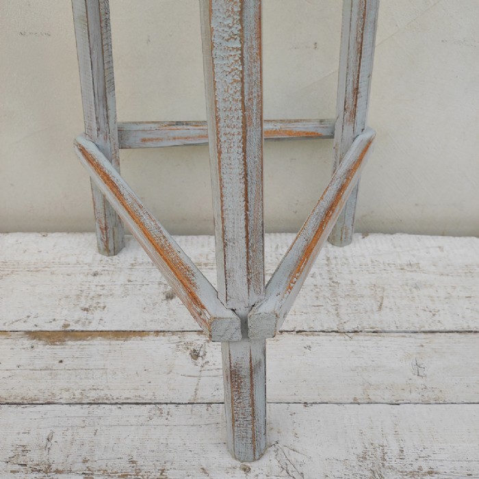 Immagine dell'articolo Sgabello in legno Sgabello in legno vintage n.447