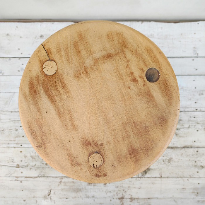 Immagine dell'articolo Sgabello in legno Sgabello in legno vintage n.447