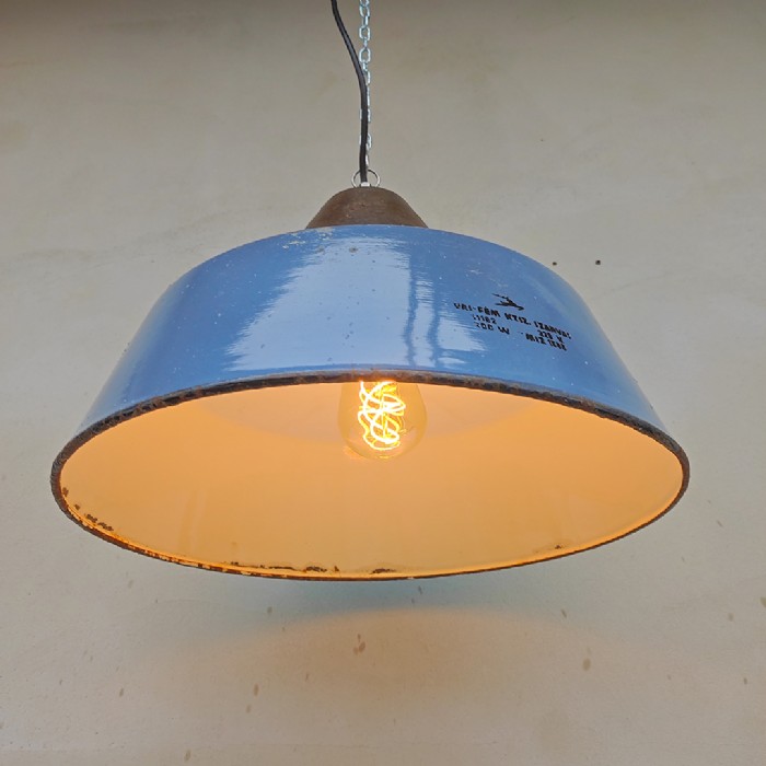 Immagine dell'articolo Lampada industriale a sospensione Lampada industriale vintage ungherese a sospensione 41 n.435