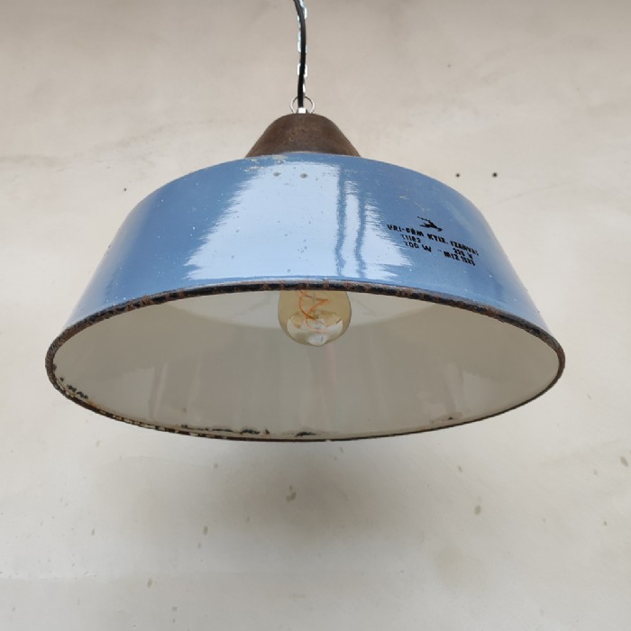 Immagine dell'articolo Lampada industriale a sospensione Lampada industriale vintage ungherese a sospensione 41 n.435