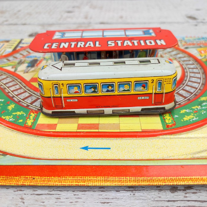 Miniatura dell'articolo Stazione Giocattolo Made in Western Germany - Oggetto n.298