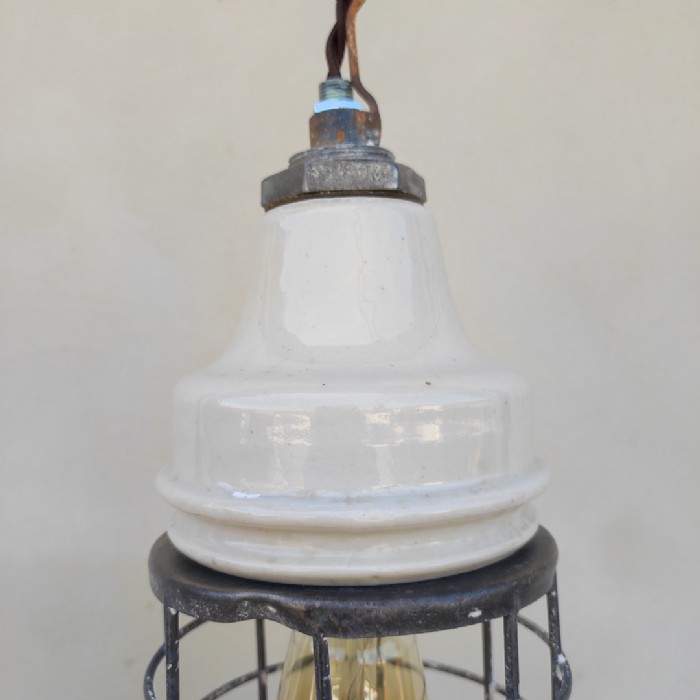 Passa il mouse sull'immagine per ingrandire Lampada industriale da lavoro vintage - foto 12