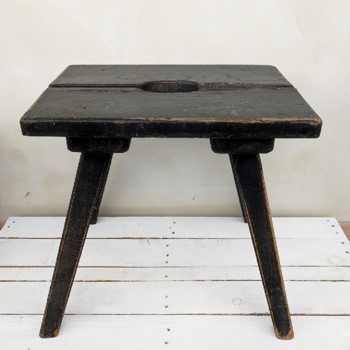 Miniatura dell'articolo Sgabello rustico vintage - Oggetto n.71